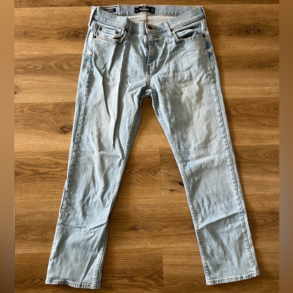 Hollister Slim Straight Light Wash Jeans - Men’s Size 32x30- EUC